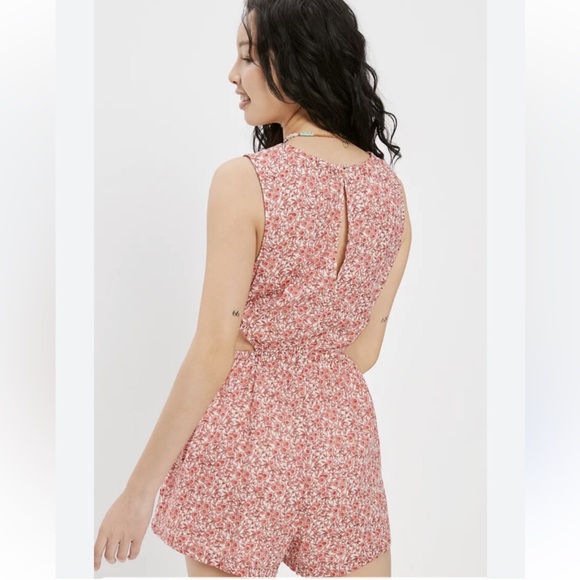 NWT American Eagle Cut-Out Romper - Picture 2 of 8